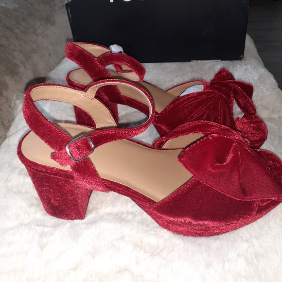 Heels - Picture 2 of 2